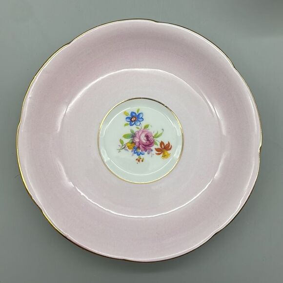 Vintage Royal Grafton Pink Floral Bouquet Tea Cup and Saucer Gold Trim - Picture 6 of 16